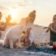 Głośnik Bluetooth na plażę: jaką funkcjonalność powinien posiadać?