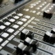 Czym jest czysty dźwięk w przenośnych urządzeniach audio?