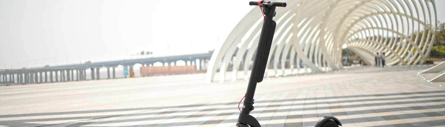 Na co zwrócić uwagę kupując pierwszą hulajnogę elektryczną Na co zwrócić uwagę kupując pierwszą hulajnogę elektryczną?