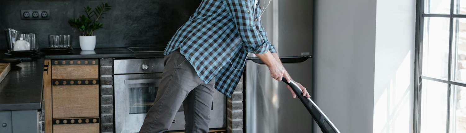 Odkurzacz pionowy czy klasyczny Porównanie, które rozwieje wątpliwości Odkurzacz pionowy czy klasyczny? Porównanie, które rozwieje wątpliwości