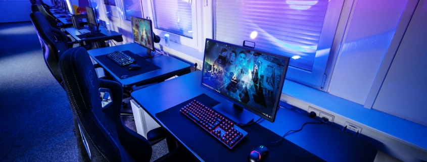 Jak poprawnie ustawić fotel gamingowy dla zdrowia kręgosłupa