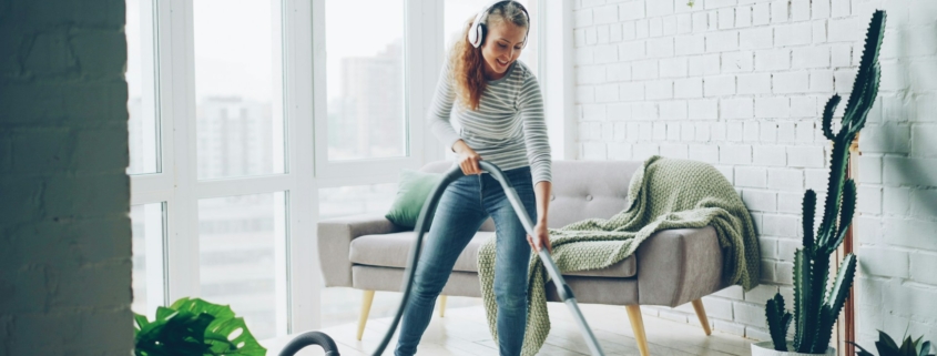 Odkurzacz do codziennego użytku – jak dobrać sprzęt do stylu życia domowników