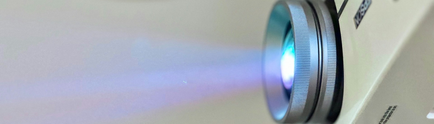 Projektor z Androidem – jakie aplikacje warto zainstalować na start Projektor z Androidem – jakie aplikacje warto zainstalować na start