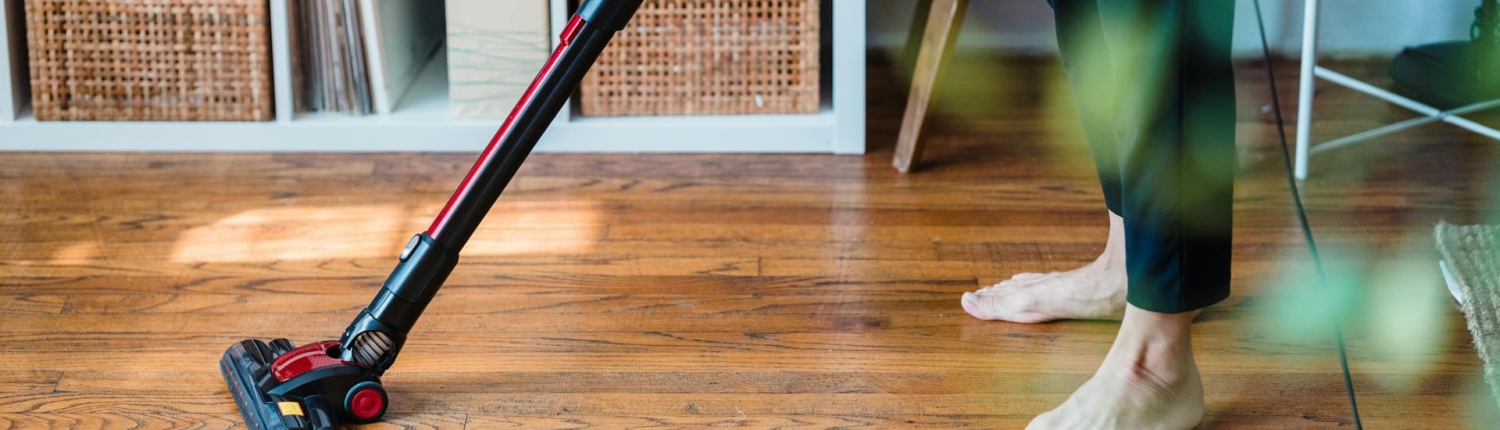 Jak usunąć nieprzyjemny zapach z odkurzacza – skuteczne metody i przyczyny